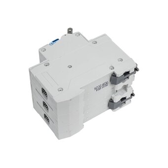  Автоматический выключатель IPRO 15675 