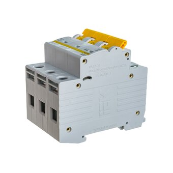  Автоматический модульный выключатель IEK ИЭК MVA20-3-032-B 