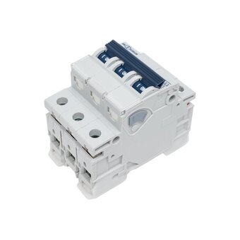  Автоматический выключатель ABL C6T3 