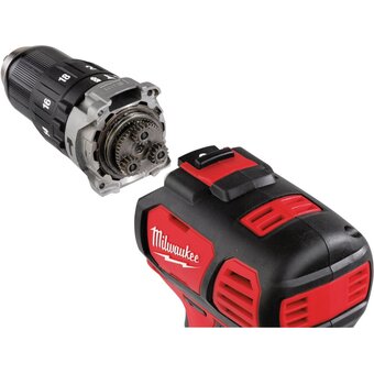  Набор электроинструмента Milwaukee M18 BPP2C-402C (4933443552) 