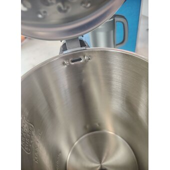  УЦ Электрочайник Midea МК-8076 черный (плохая упаковка, царапины внутри резервуара) 