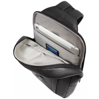  Рюкзак слинг Piquadro Russel CA6764W137/N черный кожа 