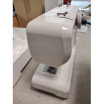  УЦ Швейная машина Janome LW-17 белый (плохая упаковка, нет гар.талона, пересборка оборудования) 