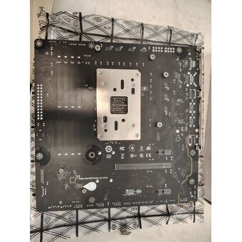  УЦ MB sAM5 MSI B650M Gaming Plus Wifi, AMD B650, 4xDDR5-4800 МГц, 2xPCI-Ex16, 2xM.2, Standard-ATX (плохая упаковка, ремонт сокета) 