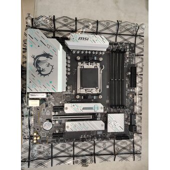  УЦ MB sAM5 MSI B650M Gaming Plus Wifi, AMD B650, 4xDDR5-4800 МГц, 2xPCI-Ex16, 2xM.2, Standard-ATX (плохая упаковка, ремонт сокета) 