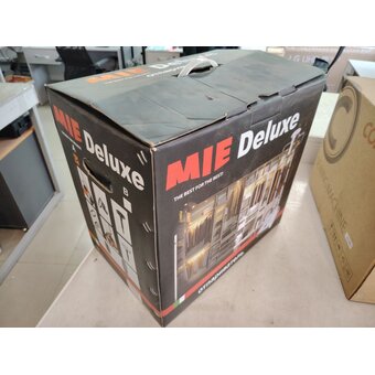  УЦ Отпариватель MIE Deluxe 380829 чёрно-оранжевый (плохая упаковка, ремонт помпы) 