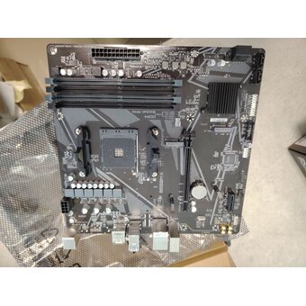  УЦ MB sAM4 Gigabyte B550M K AMD B550 4xDDR4 mATX AC`97 8ch(7.1) GbLAN RAID+HDMI+DP (плохая упаковка, компонентный ремонт) 