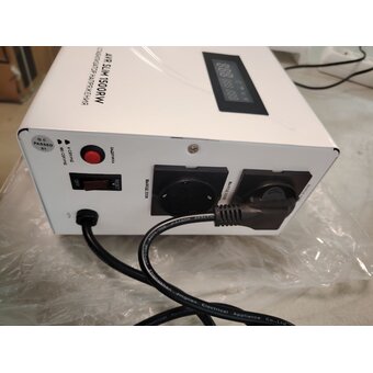  УЦ Стабилизатор напряжения SMARTWATT AVR Slim 1500RW (плохая упаковка, компонентный ремонт) 