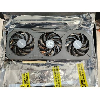  УЦ Видеокарта GIGABYTE RX 9060XT 16GB (GV-R9060XTGAMING OC-16GD) PCIE16 (плохая упаковка, перепрошивка BIOS) 