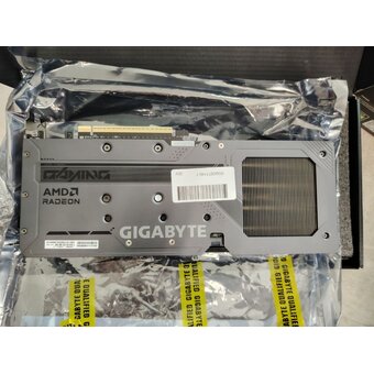  УЦ Видеокарта GIGABYTE RX 9060XT 16GB (GV-R9060XTGAMING OC-16GD) PCIE16 (плохая упаковка, перепрошивка BIOS) 