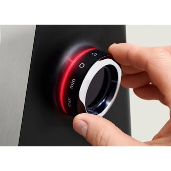  Мясорубка Bosch MFWS820M черный 