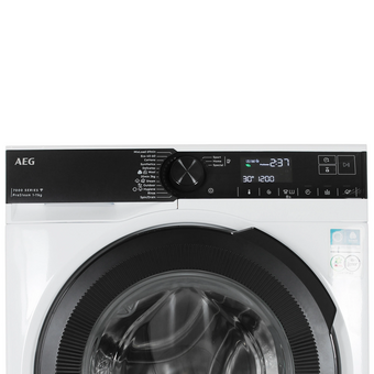  Стиральная машина AEG LFR73044SCE 