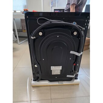  УЦ Стиральная машина HIBERG i-DDQ10-10714 B (плохая упаковка, вмятины по бокам) 