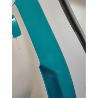  УЦ Утюг VITEK VT-8347 керам (плохая упаковка, потертости и трещина на корпусе) 