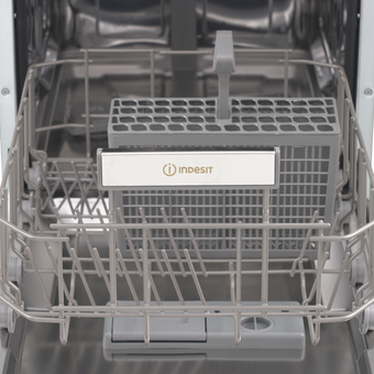  Встраиваемая посудомоечная машина Indesit DIS 1C28 