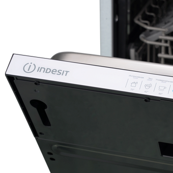  Встраиваемая посудомоечная машина Indesit DIS 1C28 