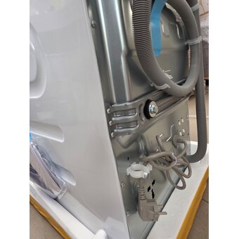  УЦ Стиральная машина Бирюса WM-MT813/05 (плохая упаковка. вмятины на корпусе) 
