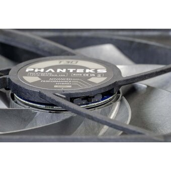 Комплект вентиляторов (3шт.) PHANTEKS PH-F140T30 Black-Gray (PH-F140T30_BG_3P) 140x140x30мм (PWM, 0-2500 об/мин, 0-44,3dBa ) 