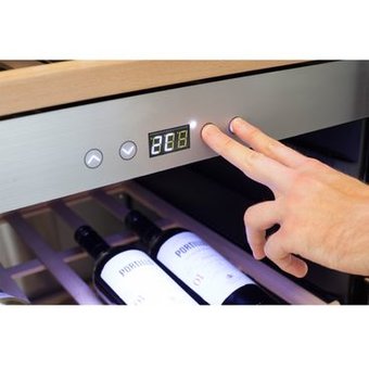  Холодильник винный встраиваемый CASO WineChef Pro 40 