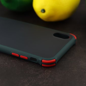  Чехол ARMOUR для iPhone XR черно-зелёный 