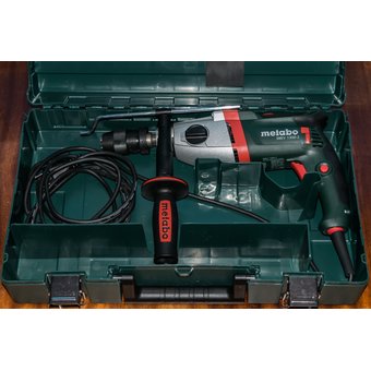  Дрель ударная Metabo SBEV 1300-2 (кейс в комплекте) 