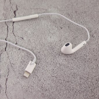  УЦ Наушники Aspor для Lightning Белый (подключение по Bluetooth) (ПУ) 