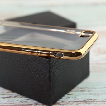  Силиконовая накладка iPhone 7 с Золотистой зеркальной рамкой 