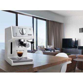  Кофеварка эспрессо Delonghi ECP33.21.W белый 