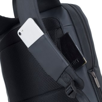  Рюкзак для ноутбука 14" Riva 8125 черный полиуретан/полиэстер 