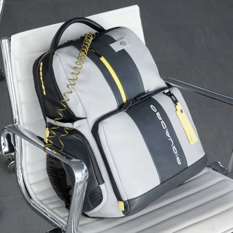  Рюкзак Piquadro Urban CA4550UB00BM/GRGR серый/желтый натур.кожа 