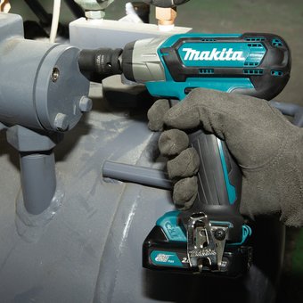  Гайковерт Makita TW141 DWAE 