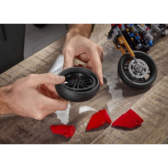  Конструктор Lego Technic (42107) Ducati Panigale V4 R 