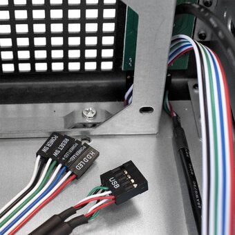  Корпус ExeGate Pro 2U660-HS06 EX293353RUS RM 19", высота 2U, глубина 660, БП 900ADS, 6xHotSwap, USB 