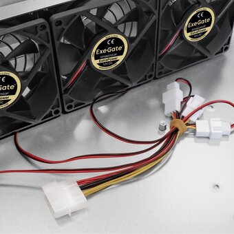  Корпус ExeGate Pro 2U550-HS08 EX293178RUS RM 19", высота 2U, глубина 550, БП 1U-900ADS, 8xHotSwap, USB 