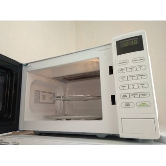  Микроволновая печь BBK 20MWG-735S/W 