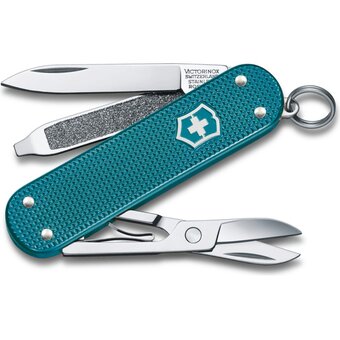  Нож перочинный Victorinox Classic Wild Jungle 0.6221.242G 58мм 7функц. карт.коробка 