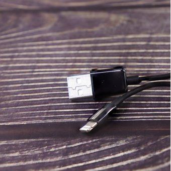 АЗУ TEC Quantum Duo (TEC-8694470546940) 3.4A+кабель 8pin MFI black 
