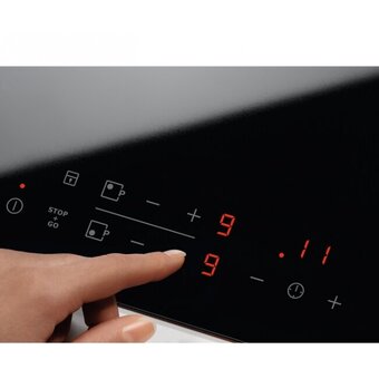  Варочная поверхность Electrolux EHF6342XOK черный 
