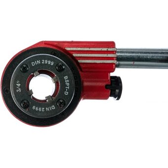  Набор клуппов MATRIX 77332 1/4"-1/2"-3/4"-1"-1,25"+ плашкодержатель с трещоткой, 8 предм 