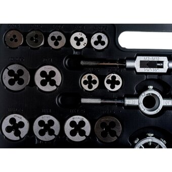  Набор метчиков и плашек метрический ЭВРИКА ER-01101 