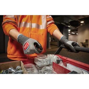  Перчатки Milwaukee 4932480493 защитные Hi-Dex 2/B 