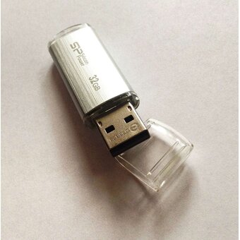  USB-флешка Silicon Power SP032GBUF2M01V1C 32Gb Ultima II, USB 2.0, Шампань 