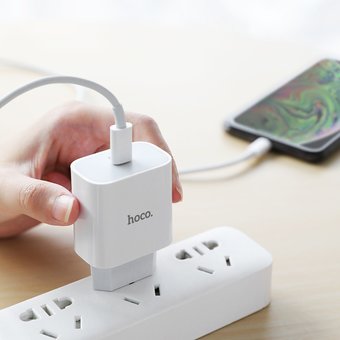  СЗУ HOCO C76A Plus Speed source PD20W charger set(Type-C TO Lightning), white 