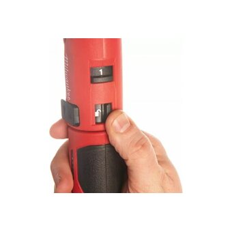  Отвертка аккумуляторная Milwaukee M4 D-202B (4933440475) Li-Ion 2Ah 