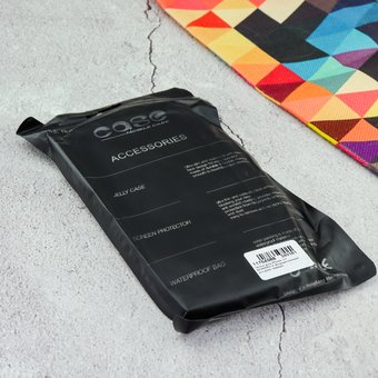  Чехол для iPhone 13 BEARBRICK флуоресентный рисунок чёрный 