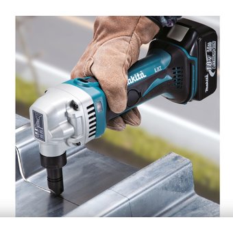  Ножницы по металлу аккумуляторные Makita DJN 161 Z 