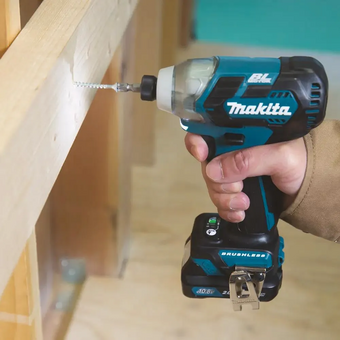  Шуруповерт Makita TD111DWAE с АКК и ЗУ кейс 