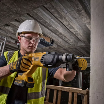 Перфоратор DEWALT DCH 133 M1-QW аккум. 