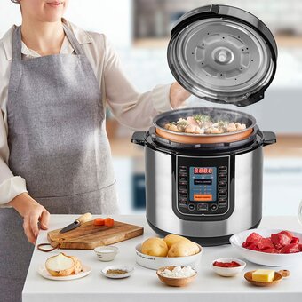  Скороварка-мультиварка электрическая Endever Vita-132 черный/стальной 