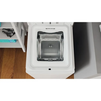  Стиральная машина Indesit BTW S60400 EU/N 
